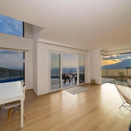 Magnificent Villa With Private Pool And Gorgeous View In Alanya