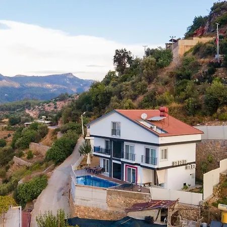 Magnificent Villa With Private Pool And Gorgeous View In Alanya *